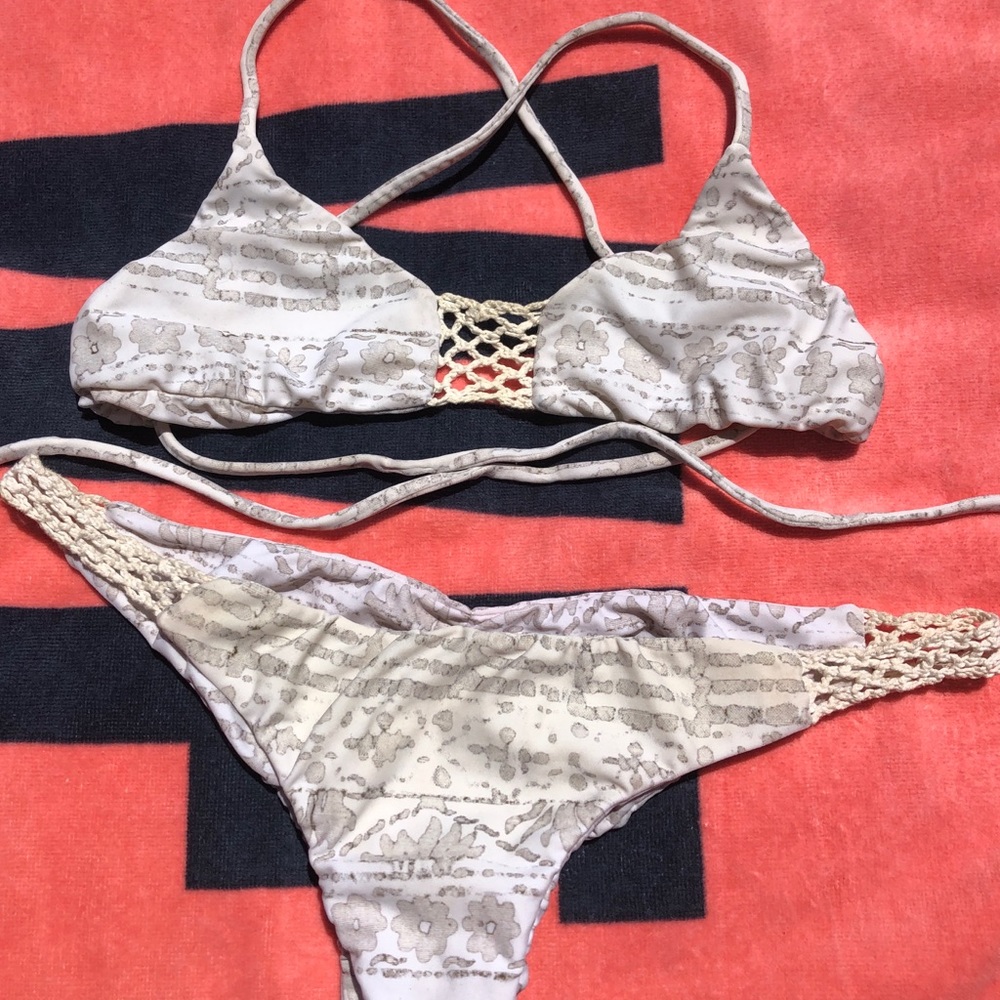 Posh pua bikini